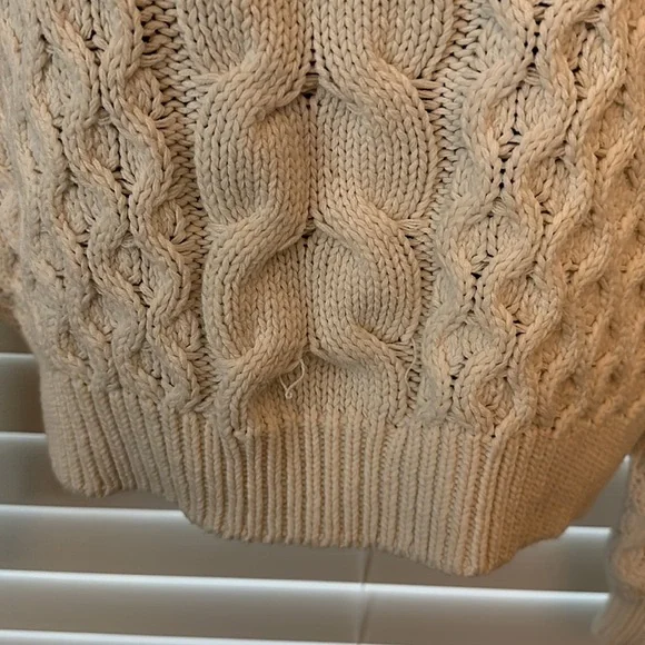 Moon & Madison Off White Knit Crew Neck Pullover Crop Sweater Size Small - Picture 2 of 3